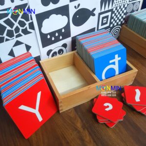 Chữ cát nhám - Giáo cụ ngôn ngữ Montessori