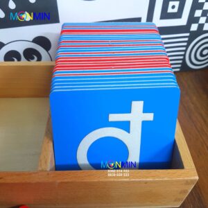 Chữ cát nhám - Giáo cụ ngôn ngữ Montessori